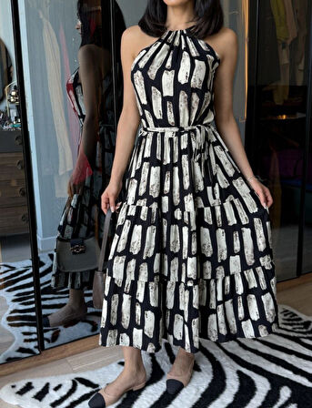 Kadın Viskon Kumaş Ip Askılı Halter Yaka Cepli Midi Boy Elbise