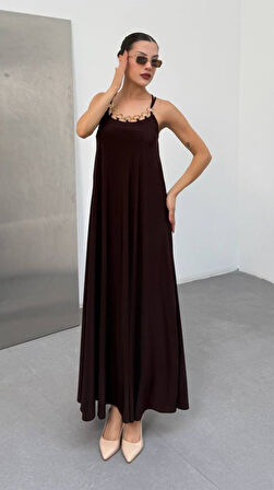 Kadın Omuz Askılı Kuş Gözü Zincir Detay Sandy Kumaş Maxi Boy Elbise