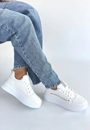 Natte Beyaz Cilt Bağcıklı Spor Ayakkabı