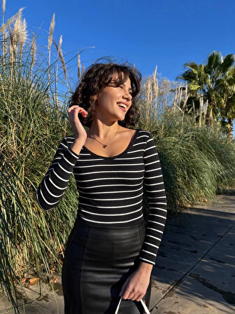 V yaka çizgili bluz siyah A3699