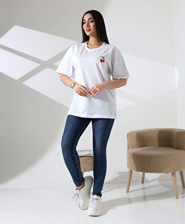 Kiraz işlemeli tişört