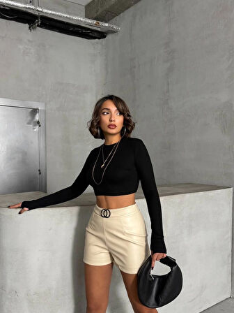 Tokalı deri şort h24444