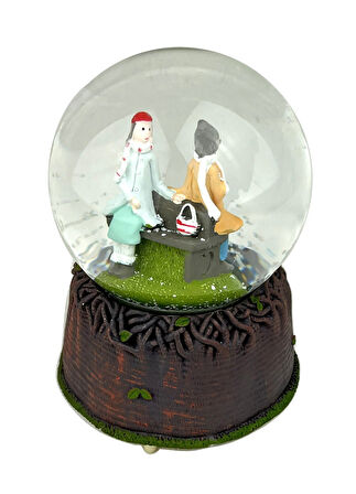 Left-Right Bankta Oturan Aşıklar Işıklı ve Müzikli Kar Küresi