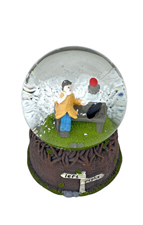 Bankta Oturan Aşıklar - Küçük Boy Işıklı Kar Küresi
