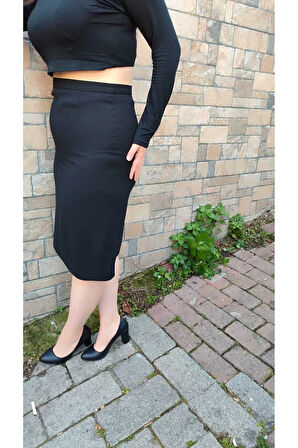 Kısa, Arkadan Yırtmaçlı Portoriko Astarlı Kalem Etek