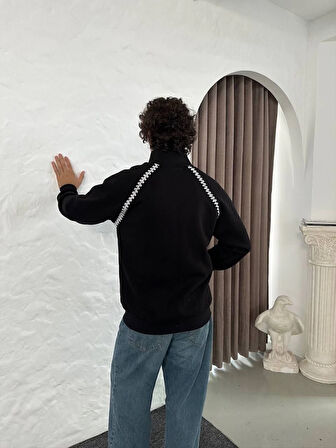 Erkek Oversize Dik Yaka Fermuarlı Sweatshirt - Zincir Nakışli Kanguru Cepli - Siyah