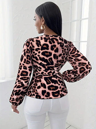 Kadın Uzun Kollu Kruvaze Yakalı Belden Kuşaklı Leopar Desenli Süprem Bluz