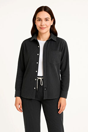 Kadife Oversize Takım – Gömlek Ve Pantolon İkili Set Füme Corduroy Şıklığı, Rahat Ve Zarif Duruş Yumuşak Dokulu Kadife Kumaş, Düğmeli Gömlek Üst Ve Lastikli Pantolon Alt Parça Ile Gün Boyu Konfor- Siyah