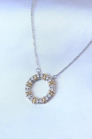 Mey İthalat® 316L Çelik Gümüş Renk Zirkon Taşlı Gold Detay Xoxo Kadın Kolye