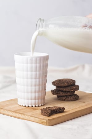 Allegra Beyaz Akrilik Bardak | 400 ml Su, Meşrubat ve Kahve Yanı Sunumlar İçin | Cam Değildir | Kırılmaya Dayanıklı Tekli