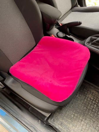 Yumuşak Tüylü Peluş Serme Oto Koltuk Koruyucu Minder Ön Tekli Fuşya Pembe