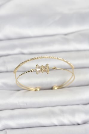Pirinç Gold Renk Baget Zirkon Taşlı Objeli Kadın Bileklik