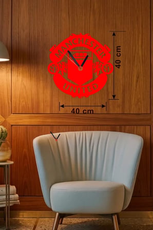 Manchester United Logolu Ahşap Duvar Saati - 40x40 cm Taraftar Hediyesi