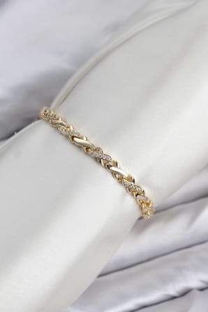 CM Çapraz Zincir Model Zirkon Taşlı VIP Seri Gold Renk Pirinç Kadın Bileklik