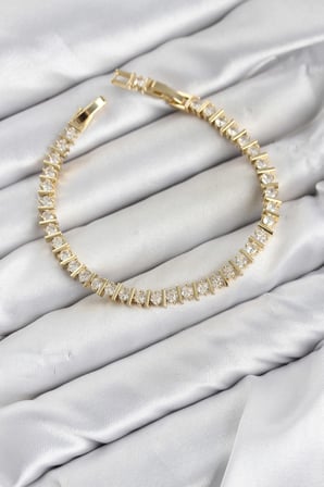 CM Şerit Model Zirkon Taşlı VIP Seri Gold Renk Pirinç Kadın Bileklik