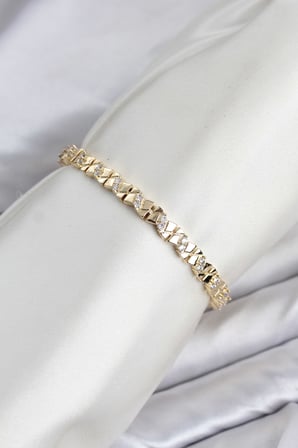 CM Model Zirkon Taşlı VIP Seri Gold Renk Pirinç Kadın Bileklik