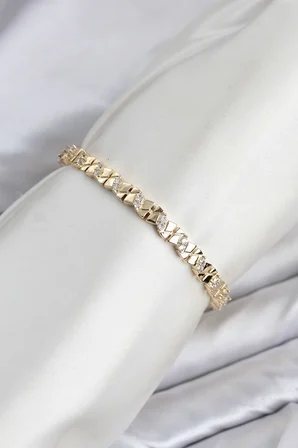 CM Model Zirkon Taşlı VIP Seri Gold Renk Pirinç Kadın Bileklik