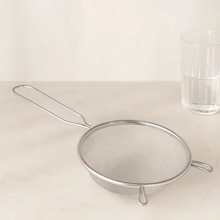 Tel Süzgeç 18 cm Metal Saplı Kulaklı