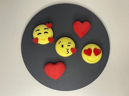 3D Baskı 5li Emoji Magnet Seti - Eğlenceli Buzdolabı ve Pano Süsü