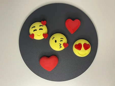 3D Baskı 5li Emoji Magnet Seti - Eğlenceli Buzdolabı ve Pano Süsü