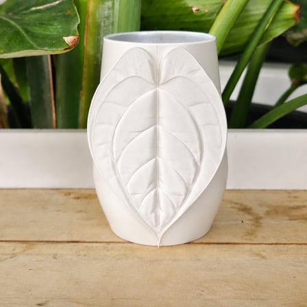 3D Baskı Yaprak Desenli Kap - Kalp Yaprağı Süslemeli Dekoratif Kap-Beyaz