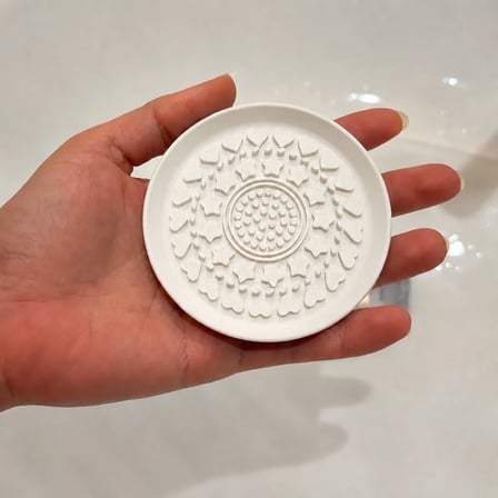3D Baskı Makyaj Fırçası Temizleme Pedi - Desenli Aparat-Beyaz