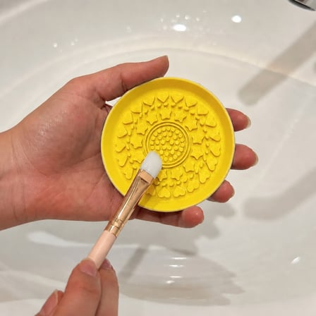 3D Baskı Makyaj Fırçası Temizleme Pedi - Desenli Aparat-Sarı