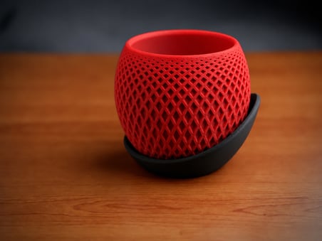 3D Baskı Küre Saksı - Kafes Dokulu İki Parçalı Dekoratif Saksı - Kırmızı-Siyah