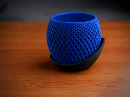 3D Baskı Küre Saksı - Kafes Dokulu İki Parçalı Dekoratif Saksı - Mavi-Siyah