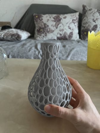 3D Baskı Petek Dokulu Vazo - Delikli Dekoratif Vazo-Gri