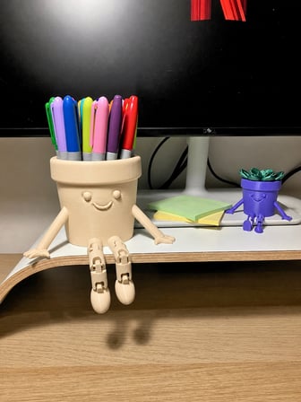 3D Baskı Hareketli Gülen Kalemlik - Eklemli Masaüstü Organizer - Bej
