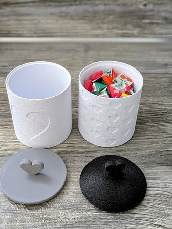 3D Baskı 2li Kalp Desenli Kapaklı Kavanoz Seti Kalp Tepelikli Dekoratif Saklama Kabı 8x8,5 cm