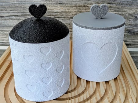 3D Baskı 2li Kalp Desenli Kapaklı Kavanoz Seti Kalp Tepelikli Dekoratif Saklama Kabı 8x8,5 cm