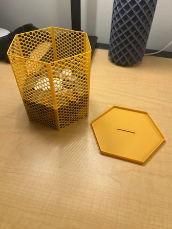 3D Baskı Petek Desenli Altıgen Kumbara Bal Peteği Dokulu Dekoratif Para Biriktirme Kutusu 12x12,5 cm