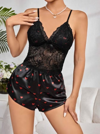 Kadın Siyah Kırmızı Kalp Desenli Saten Şort Pijama Takımı 2232