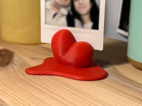 3D Baskı Eriyen Kalp Fotoğraf Tutucu Anlık Fotoğraf Standı Kalp Formlu Masaüstü Fotoğraf Tutacağı Kırmızı