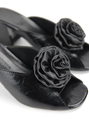 Rosette Kadın Topuklu Ayakkabı
