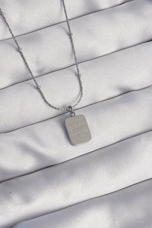316L Çelik Gümüş Renk Kare Charm Model Kolye 5886