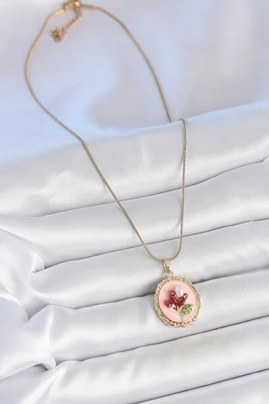 316L Çelik Gold Renk Zincir Pembe Mineli İncili Çiçek İşlemeli Portre Model Ka