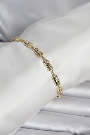 Pirinç Gold Renk Kutup Yıldızı İşleme Kadın Bileklik