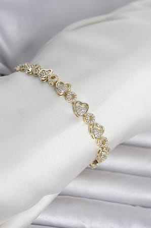 Pirinç Gold Renk Zirkon Taşlı Kalp Model Kadın Bileklik