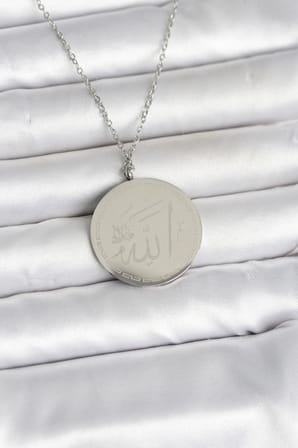 316L Çelik Gümüş Renk Ayetel Kürsi ve Allah Yazılı Kolye