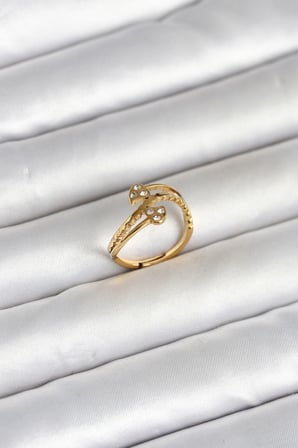 316L Çelik Gold Renk Zirkon Taşlı Kalp Model Kadın Yüzük