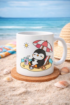 Sevimli Penguen Yaz Tatili Tasarımlı Porselen Kupa MODEL 200 – Penguen Baskılı Kahve Kupası – Yaz Temalı Eğlenceli Hediye Kupa