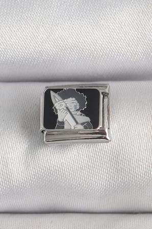 316L Çelik Gümüş Renk Siyah İşlemeli Portre Model Charm