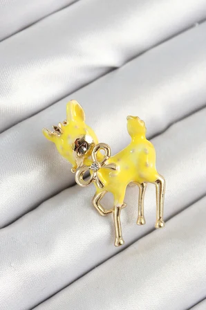 Zirkon Taşlı Fiyonk Detaylı 3D Sarı Ceylan Figürlü Gold Renk Kadın Broş
