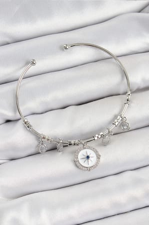 Pirinç Zirkon Taşlı Pusula Model Gümüş Renk Charm Bileklik