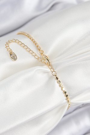 Pirinç Zirkon Taşlı Dikdörtgen Model Ezme Zincir Gold Renk Kadın Bileklik