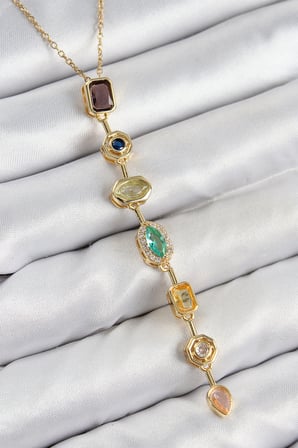 Pirinç Renkli Zirkon Taşlı Model Gold Renk 7 Element Kadın Y Kolye