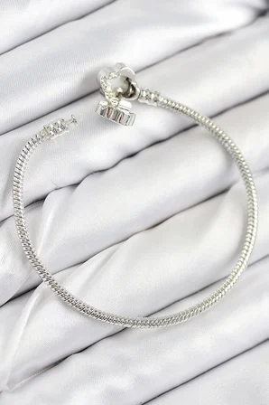 Pirinç Charm Zirkon Taşlı Yonca Model Gümüş Renk Kadın Bileklik